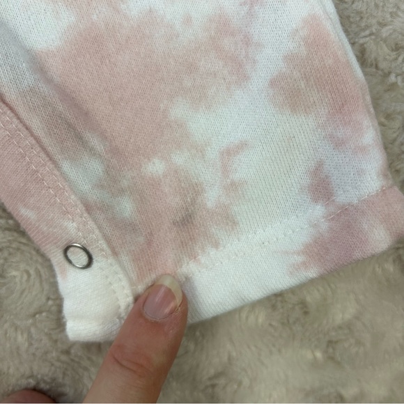 Grayson Mini Tie Dye Romper Size 0-3 Months Pink & White - Picture 4 of 5